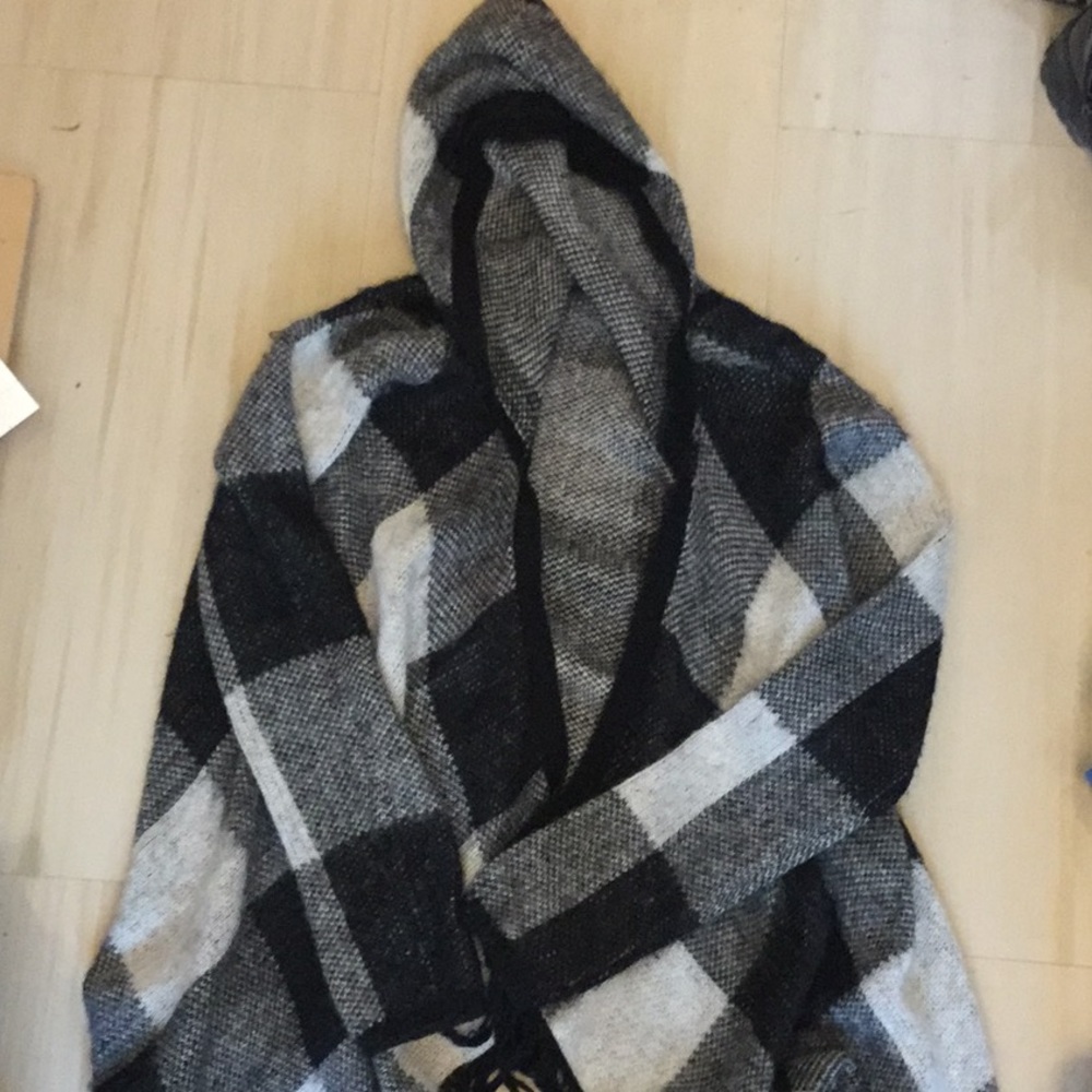 Sweater cardigan, drug rug